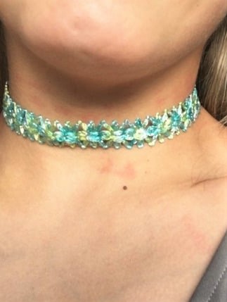 choker morango azul